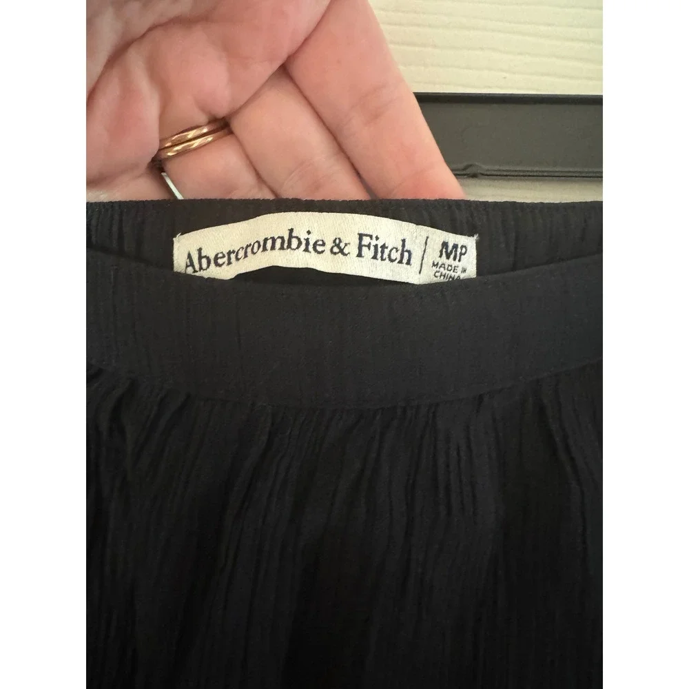 Abercrombie & Fitch‎ Maxi Skirt Women Size Medium Petite Black Tiered Crinkle